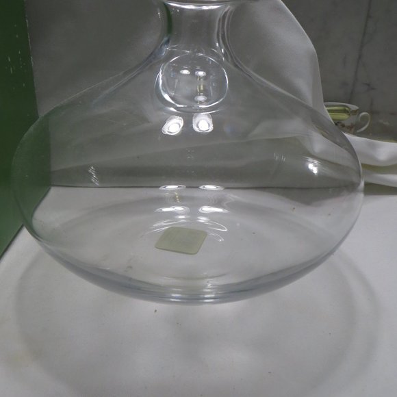 Kate Spade Hydrangea NonLead Crystal 6.25 PIA Vase - Picture 3 of 8